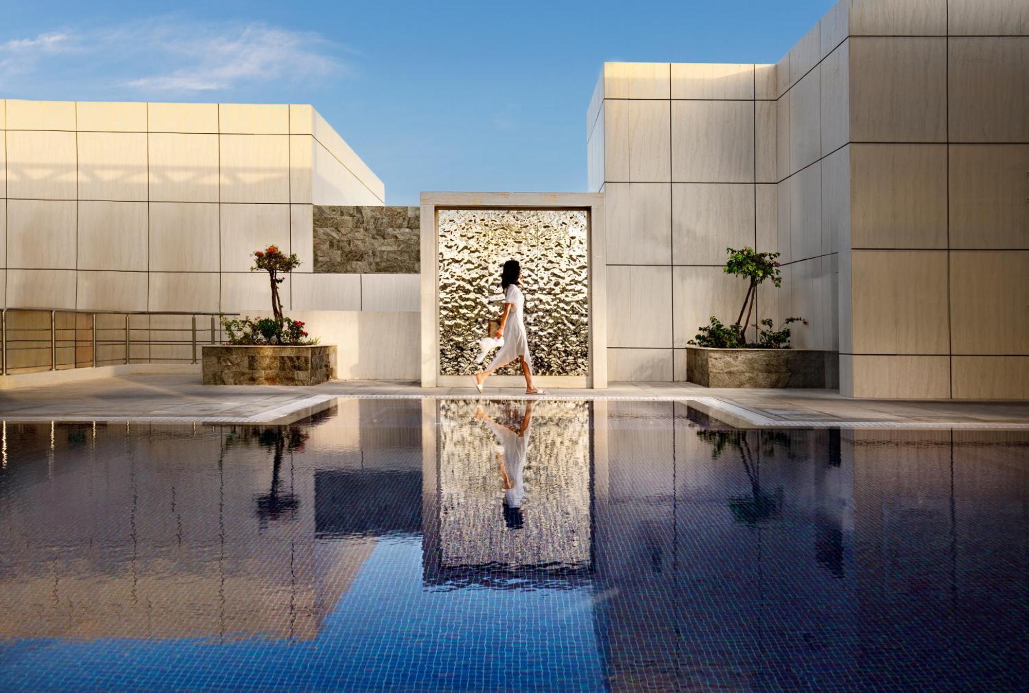 Millennium Place ドーハ エクステリア 写真 The pool at the hotel