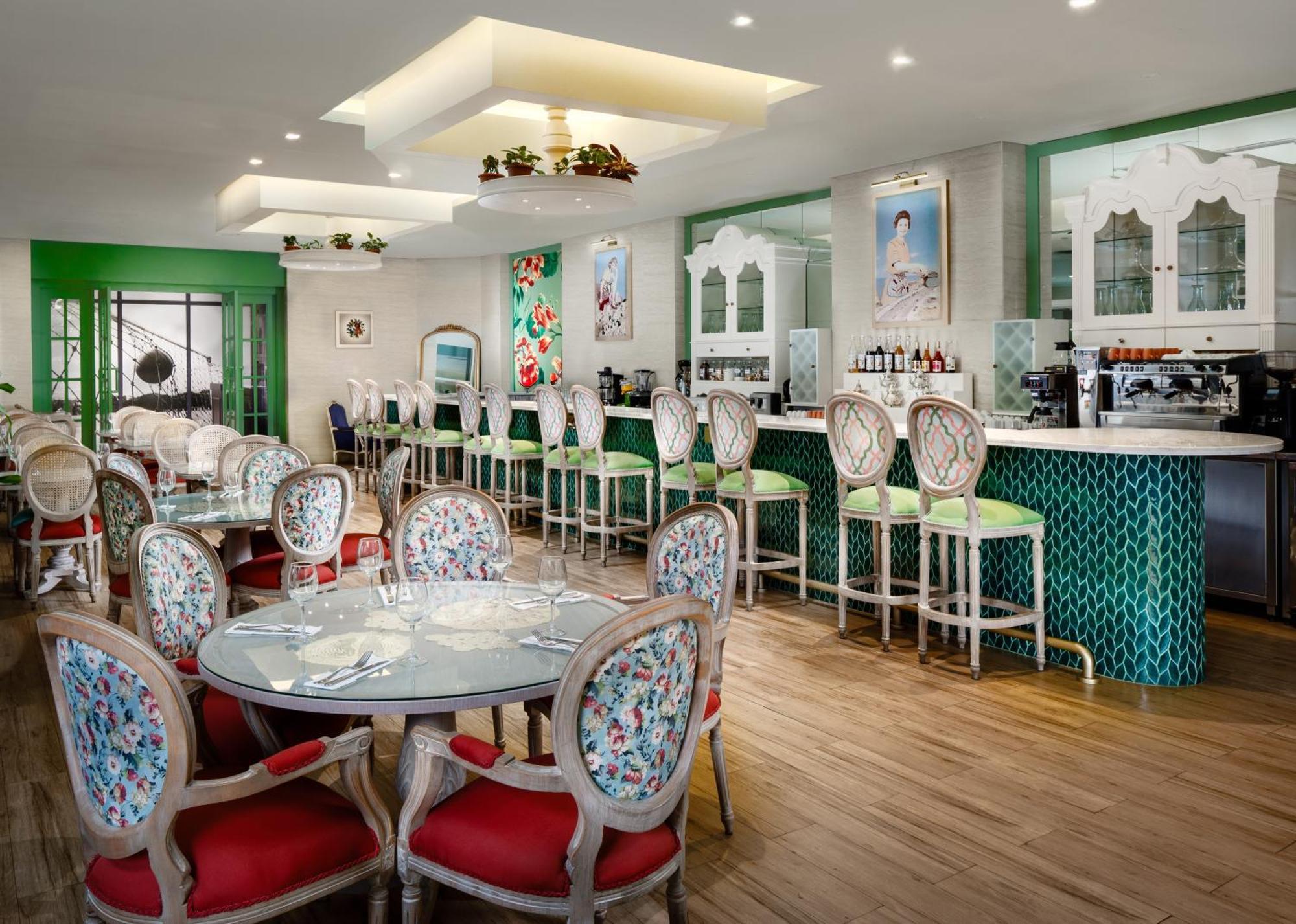 Millennium Place ドーハ エクステリア 写真 The interior of the restaurant