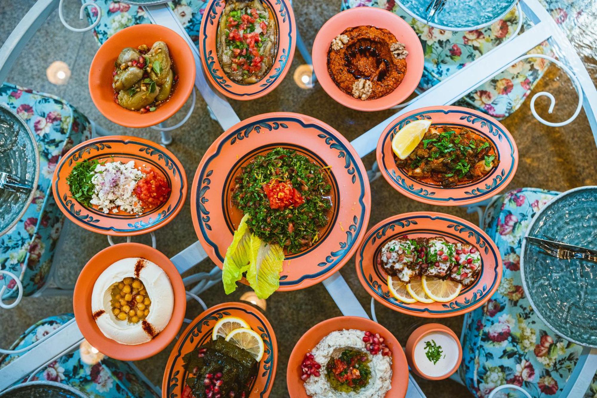 Millennium Place ドーハ エクステリア 写真 A selection of Turkish meze