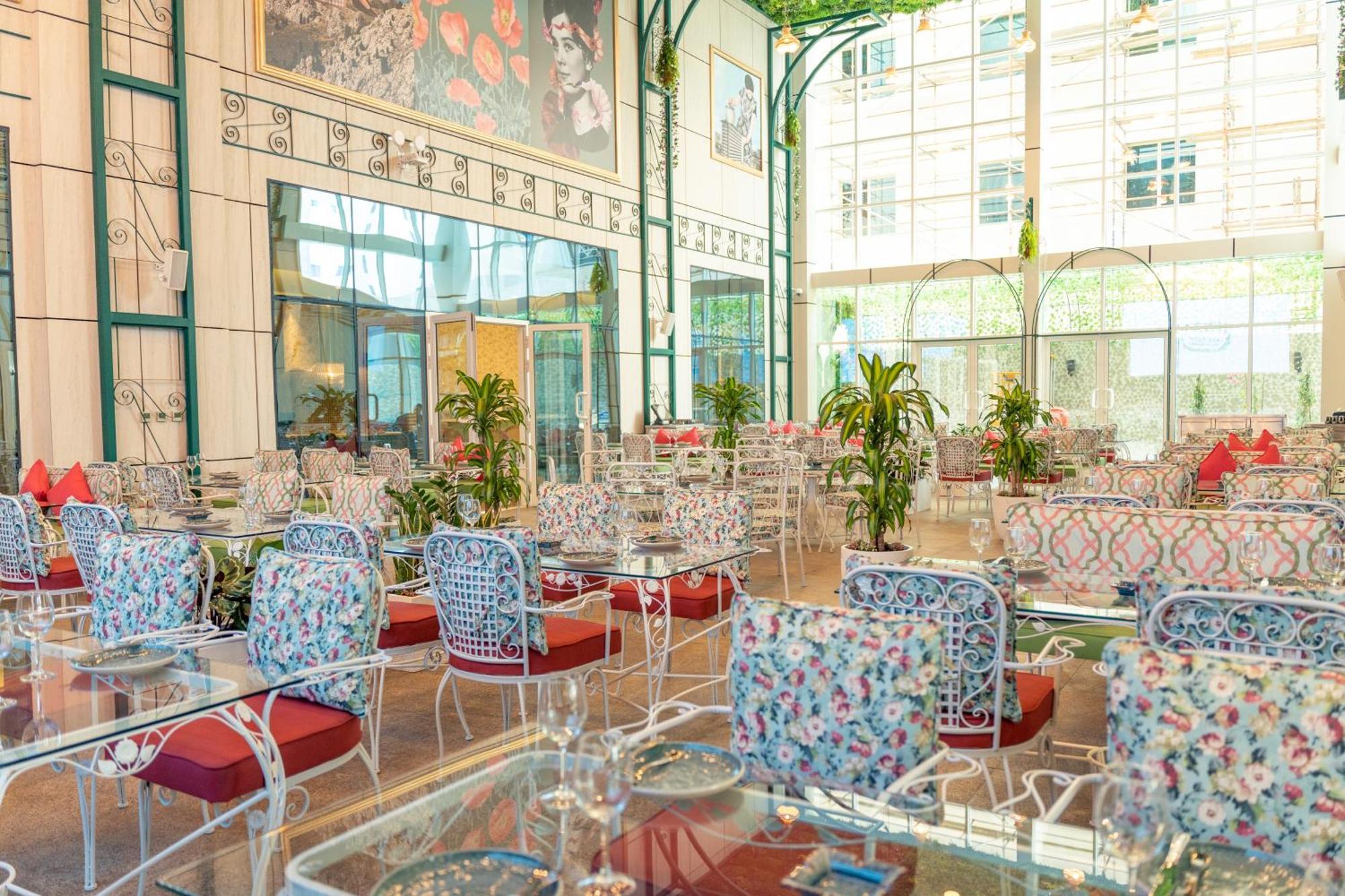 Millennium Place ドーハ エクステリア 写真 The interior of the restaurant