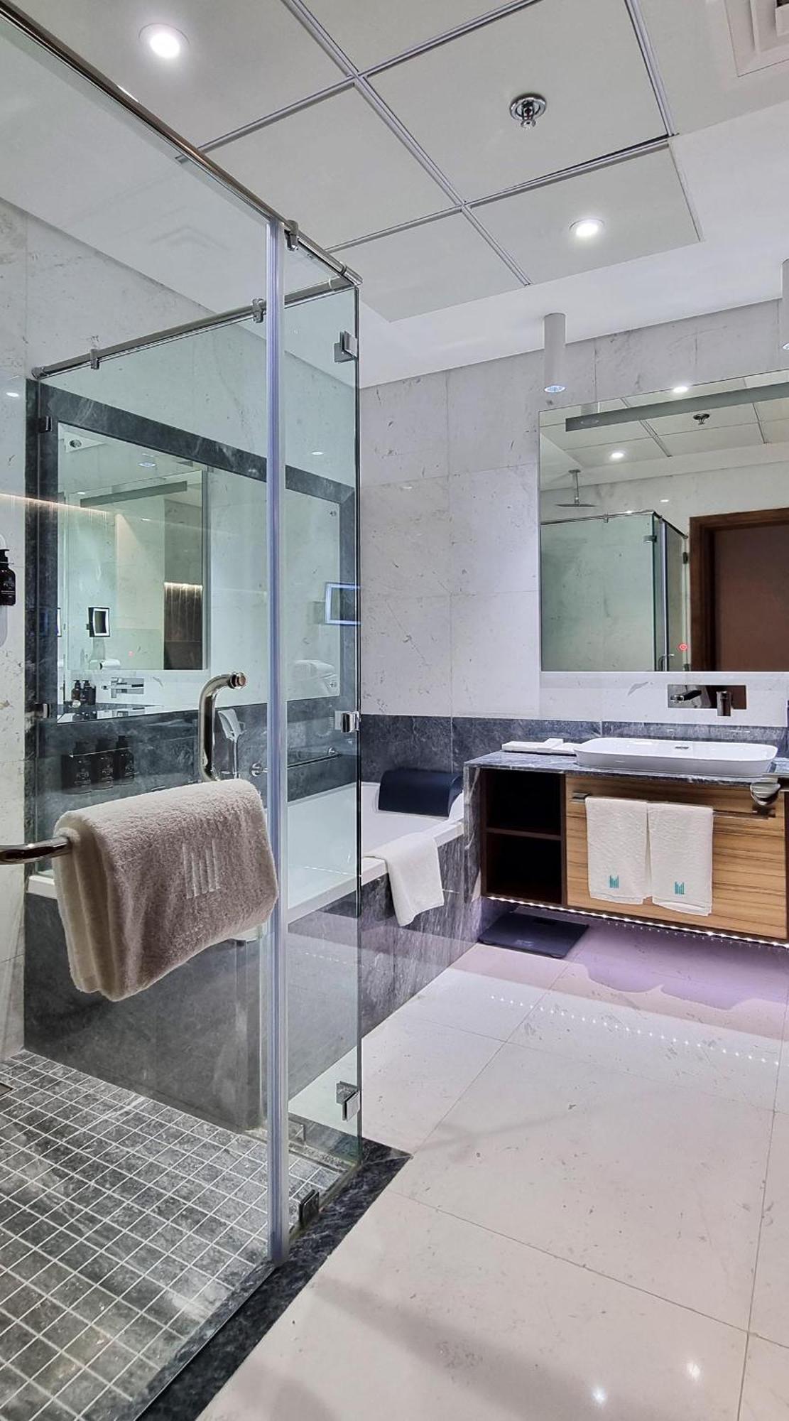 Millennium Place ドーハ エクステリア 写真 Bathroom